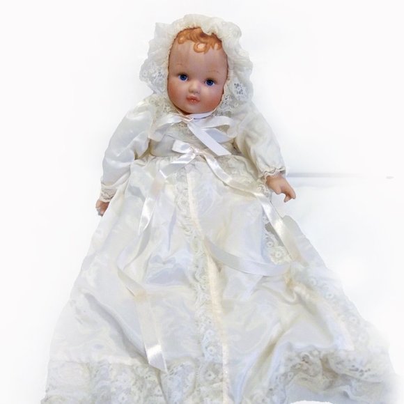 Ashton Drake Galleries Porcelain Baby In Christening Gown & Hat #-LO517 - Picture 1 of 12